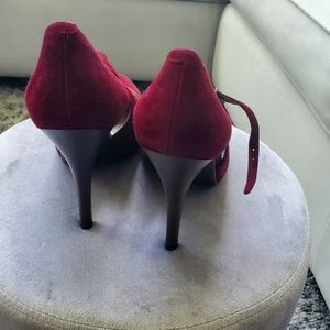 Guess heels